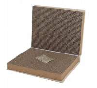 Hilton Drapak dla kota z kocimiętką kartonowy scratch book